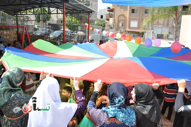 كفرقاسم – فيديو: بساتين الامل, السلام , والمحبة تحتفل بعيد الام على انغام عمو انس وجوقته ..